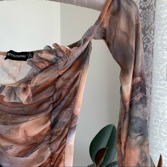 Pretty Little Thing Renaissance Mesh Bodysuit - Picture 5 of 7